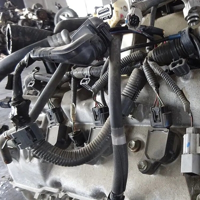 5.7L 사용된 일본 엔진은 랜드크루저를 위한 토요타 엔진을 이용했습니다