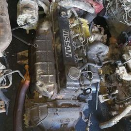 닛산 애틀라스 FD42 FD46 FD46 터보 엔진 2WD 수동 변속기와 함께