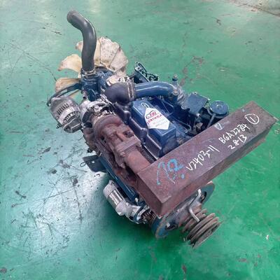 V2403 디젤 엔진 49.6~65.2HP 전력 범위 산업용 기계용 4기통 수직 직렬 터보 인터쿨러 일반 열차